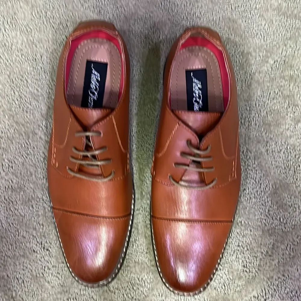New MetroCharm Men’s 10 Brown Bucks Lace Up Shoes
